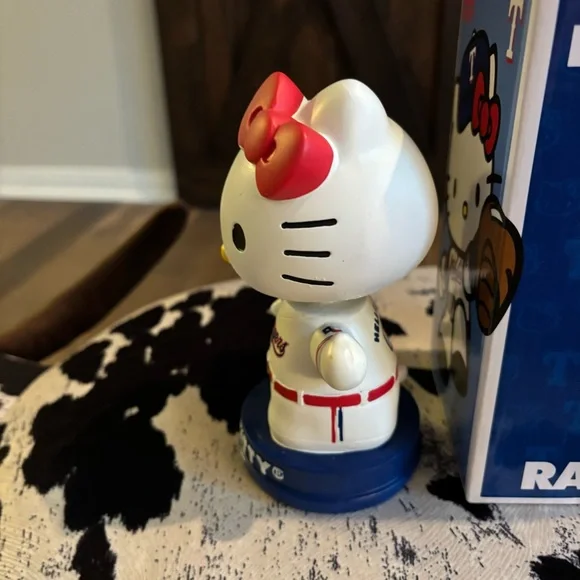 Hello Kitty Texas Rangers Baseball Collectible Bobblehead Sanrio - Picture 7 of 11